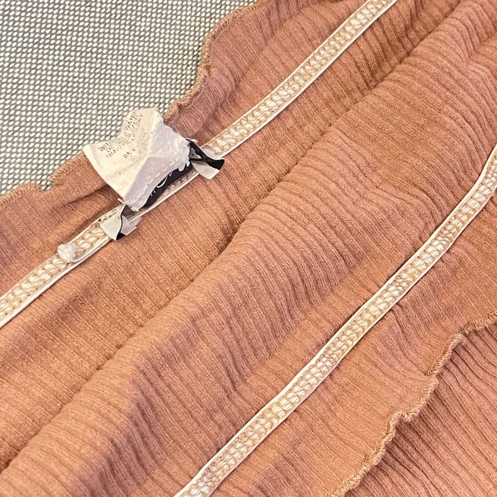Brown Ribbed Off-Shoulder‎ Crop Top - Picture 3 of 6